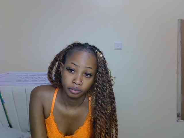 PetiteNoir webcam