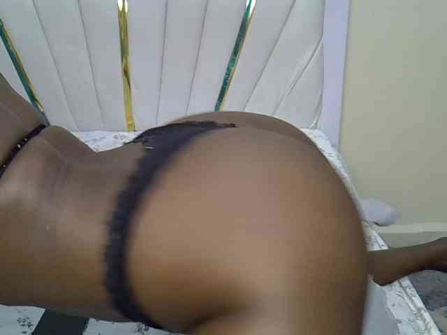 PetiteNoir webcam