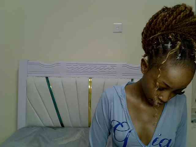 PetiteNoir webcam