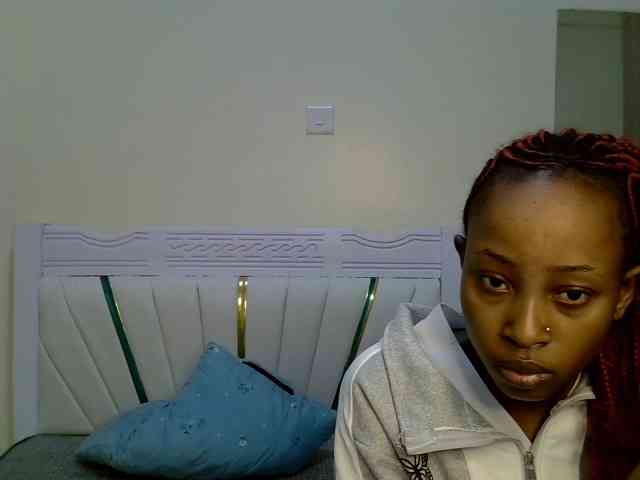 PetiteNoir webcam