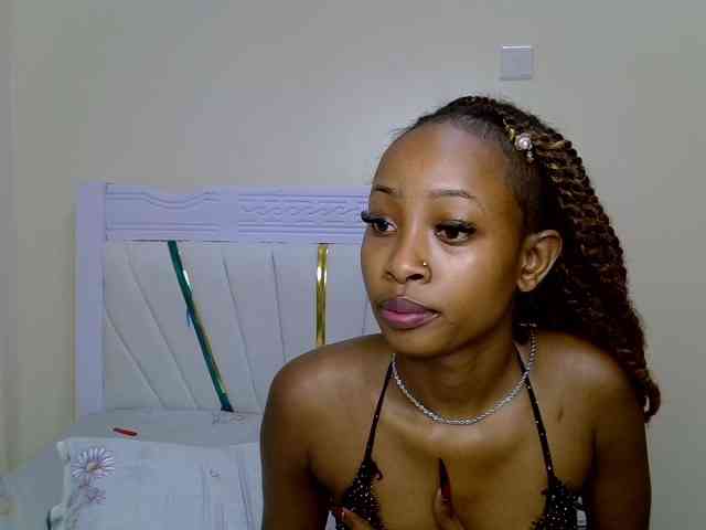PetiteNoir webcam