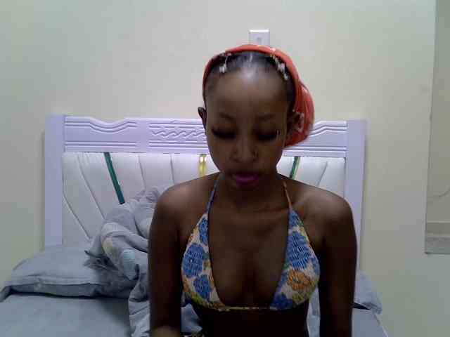 PetiteNoir webcam