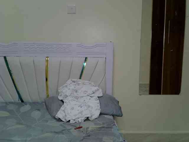 PetiteNoir webcam