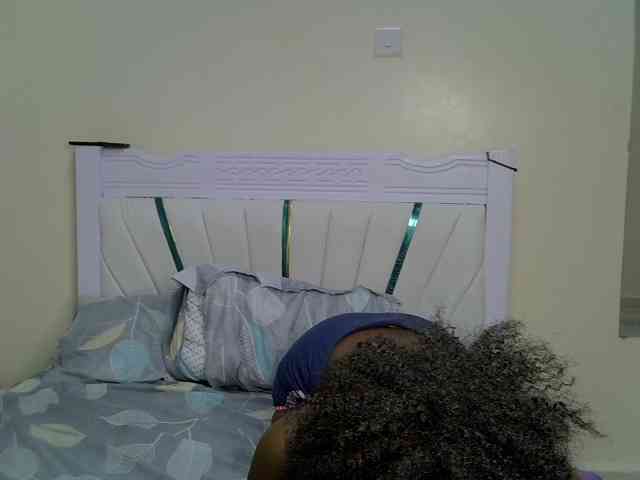 PetiteNoir webcam