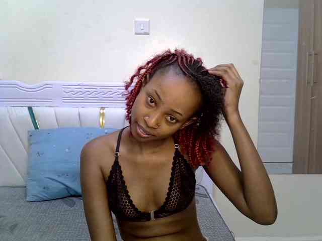 PetiteNoir webcam