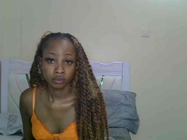 PetiteNoir webcam