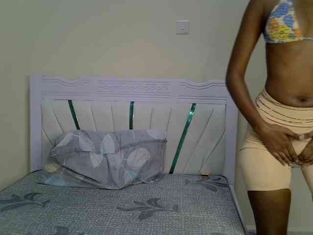 PetiteNoir webcam