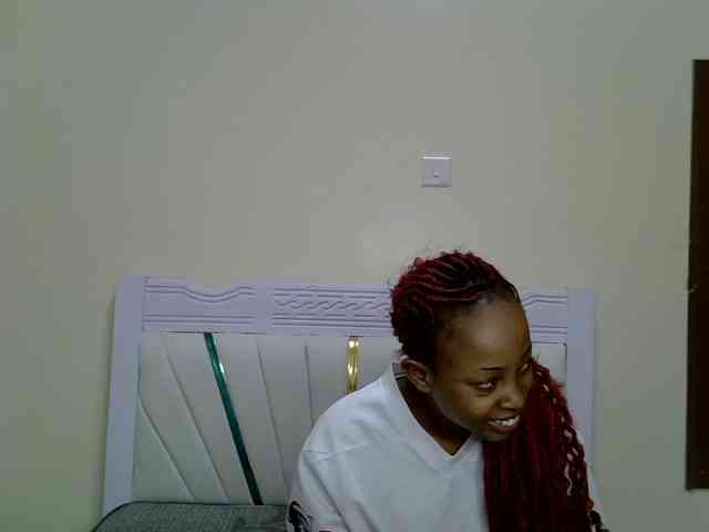 PetiteNoir webcam