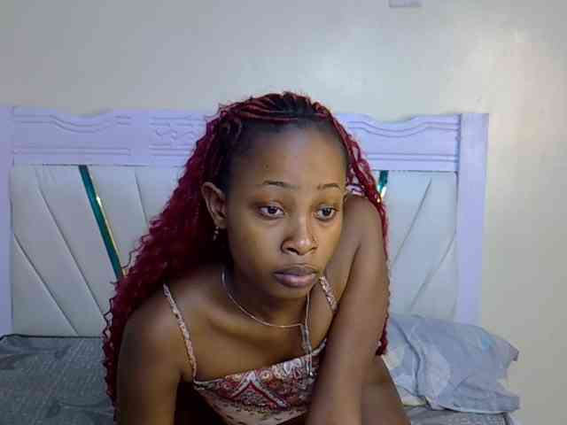 PetiteNoir webcam
