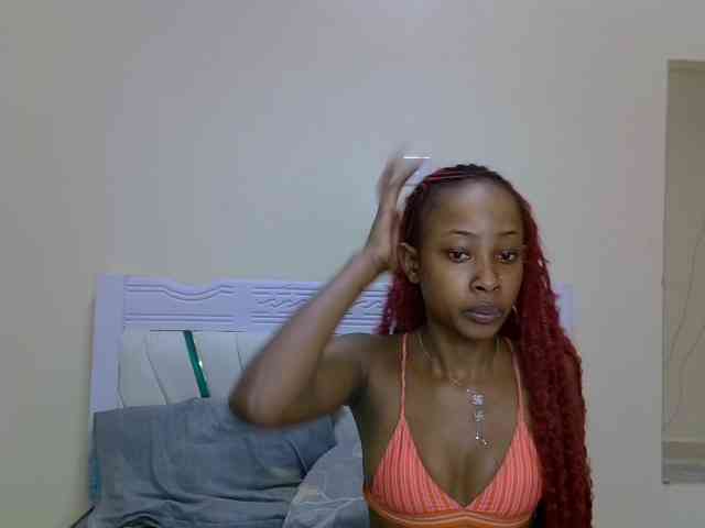 PetiteNoir webcam