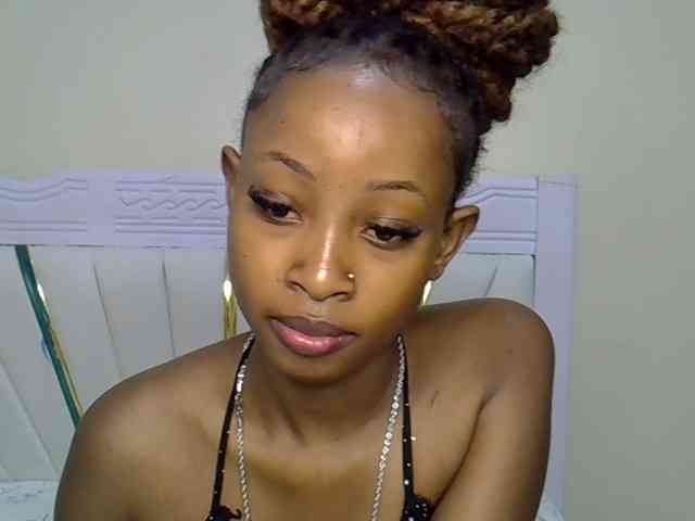 PetiteNoir webcam