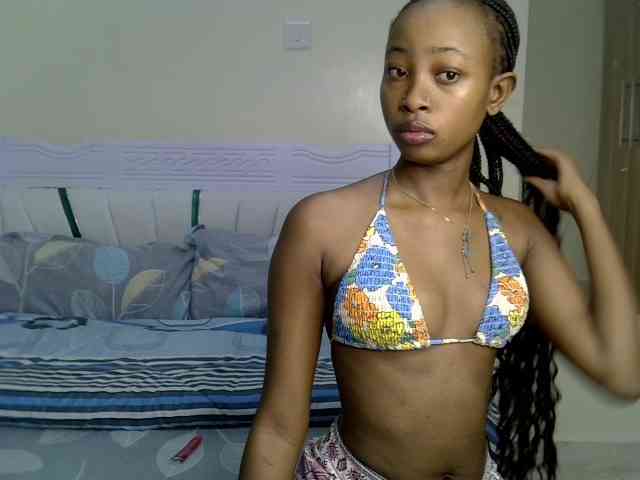 PetiteNoir webcam