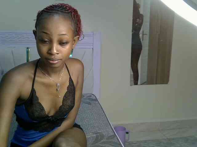 PetiteNoir webcam