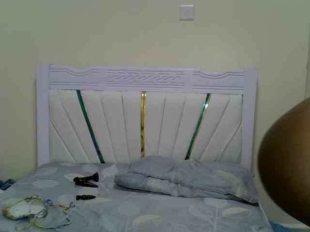 PetiteNoir webcam