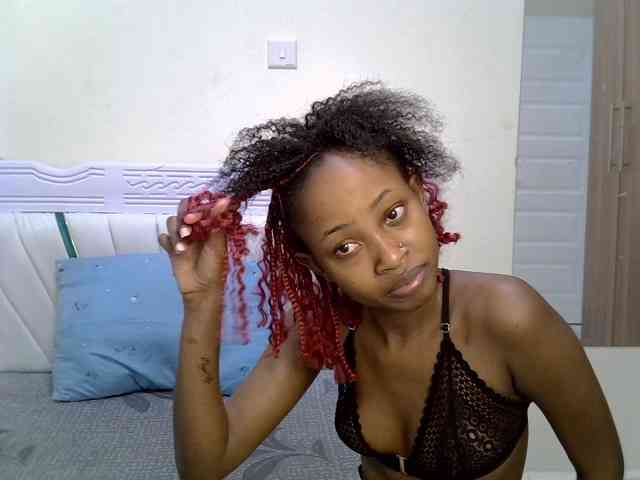 PetiteNoir webcam