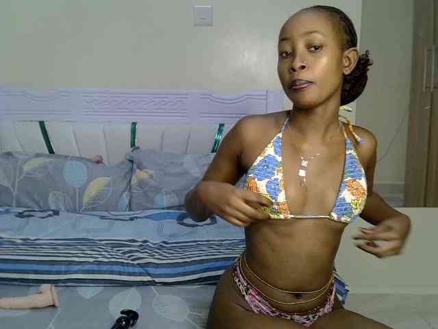 PetiteNoir webcam
