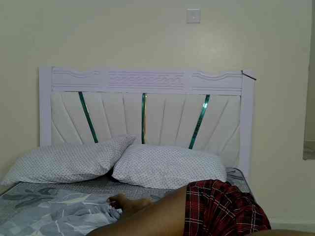 PetiteNoir webcam