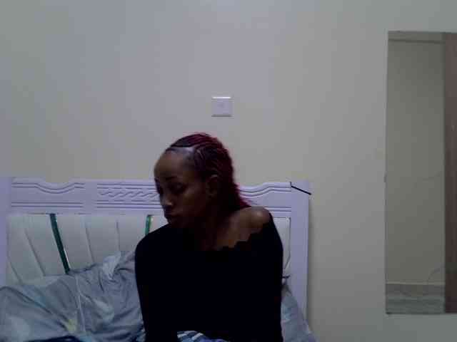 PetiteNoir webcam