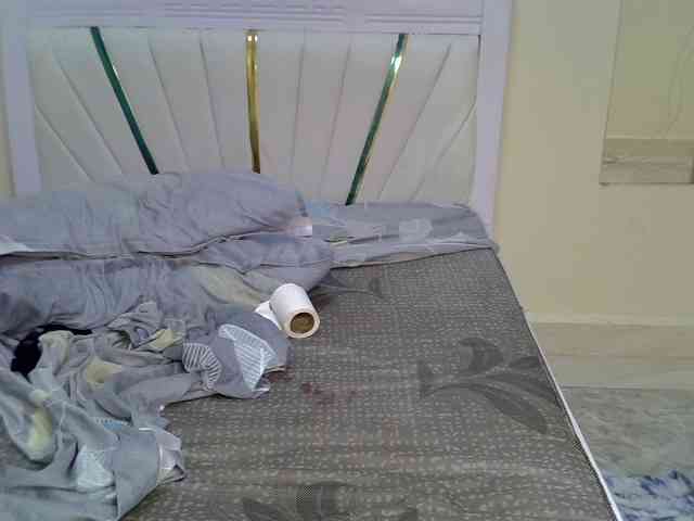 PetiteNoir webcam