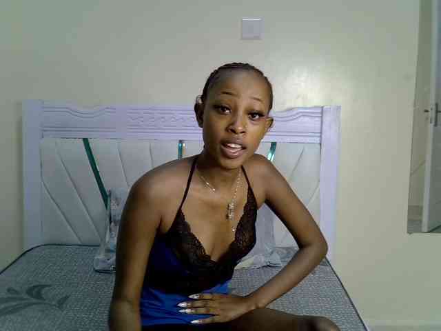 PetiteNoir webcam