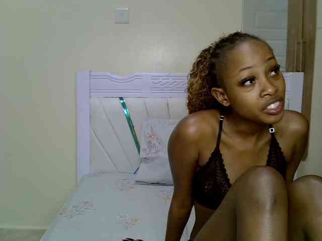 PetiteNoir webcam