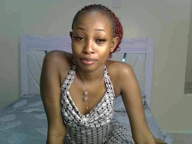 PetiteNoir webcam