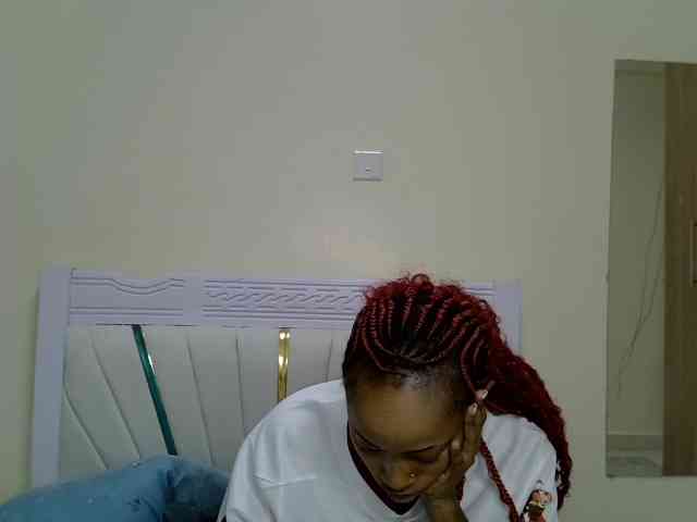 PetiteNoir webcam