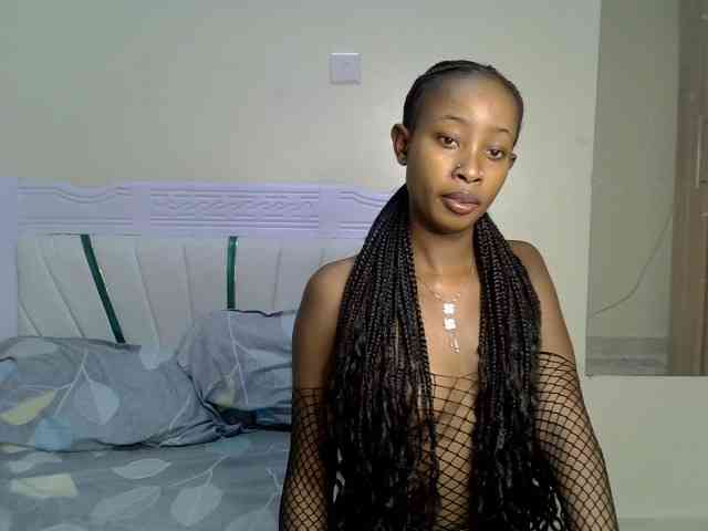 PetiteNoir webcam