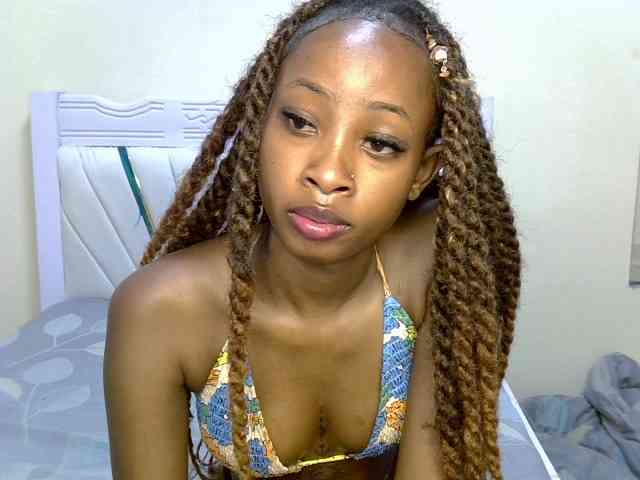 PetiteNoir webcam