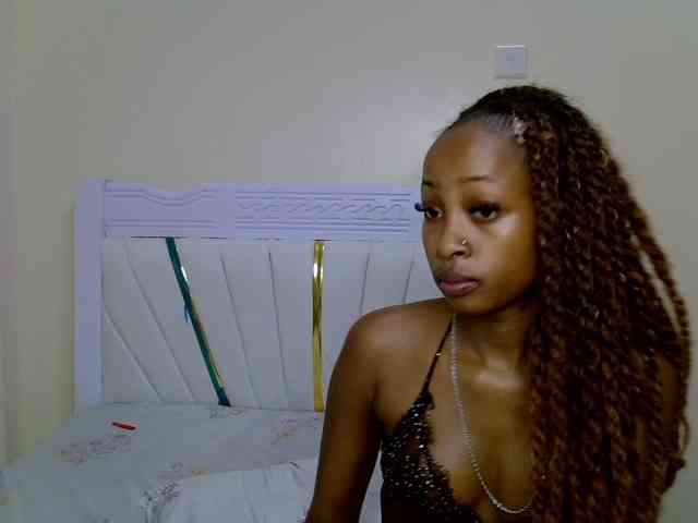 PetiteNoir webcam