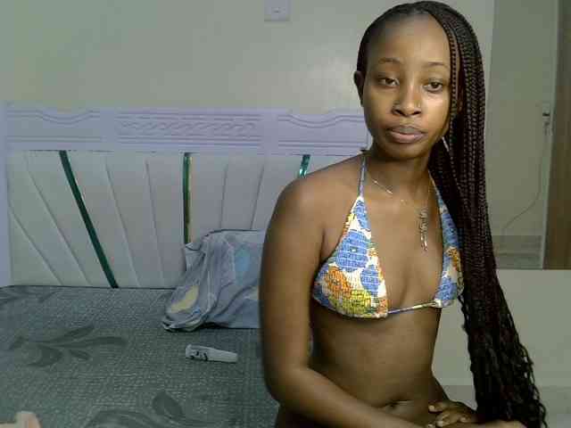 PetiteNoir webcam