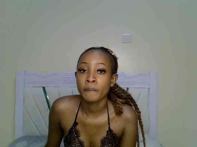 PetiteNoir webcam