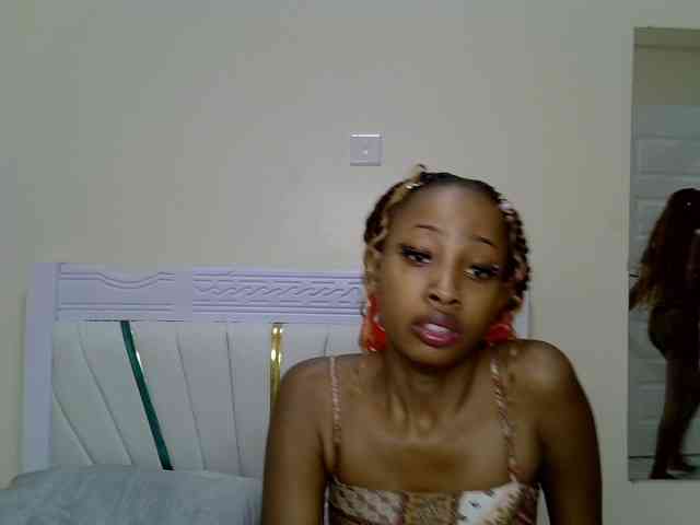 PetiteNoir webcam