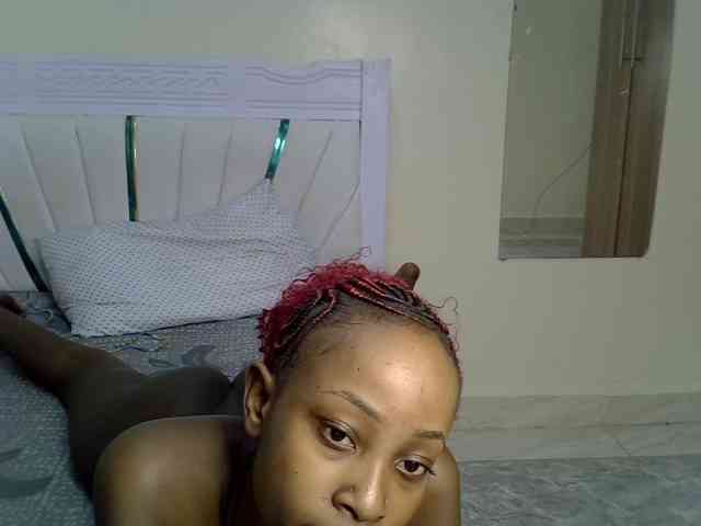 PetiteNoir webcam
