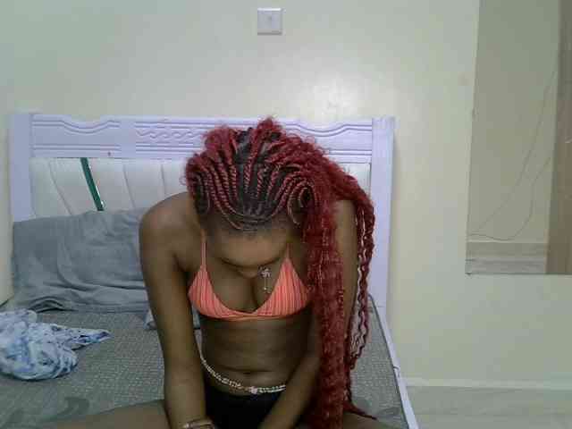 PetiteNoir webcam