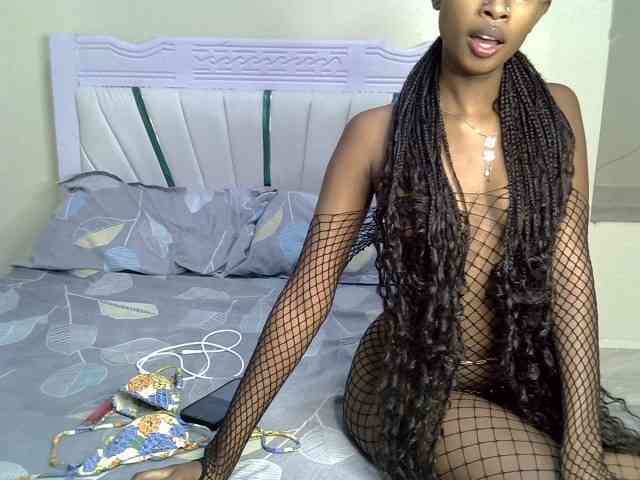 PetiteNoir webcam