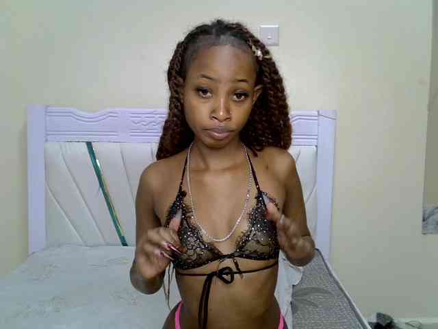 PetiteNoir webcam