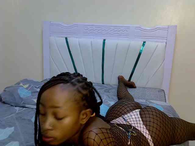 PetiteNoir webcam