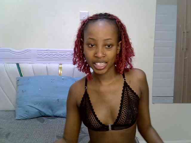 PetiteNoir webcam