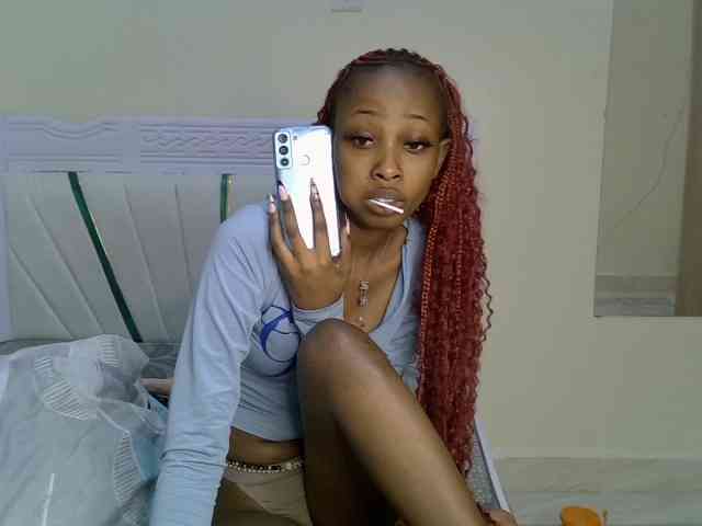PetiteNoir webcam