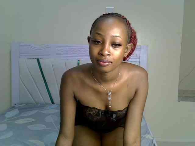 PetiteNoir webcam