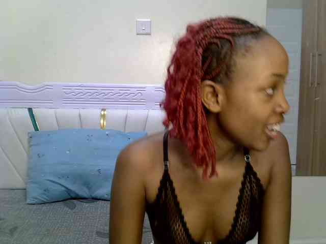 PetiteNoir webcam