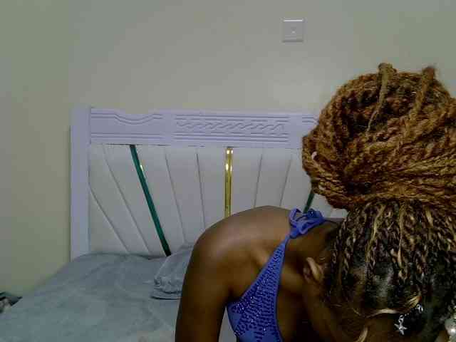 PetiteNoir webcam