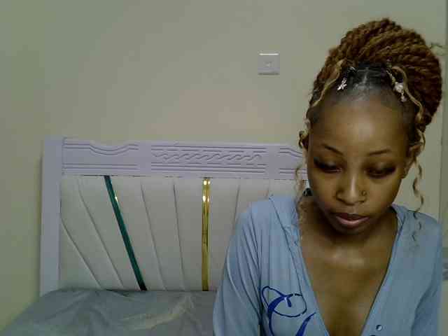 PetiteNoir webcam