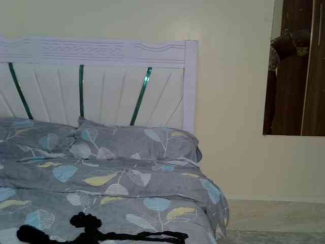 PetiteNoir webcam