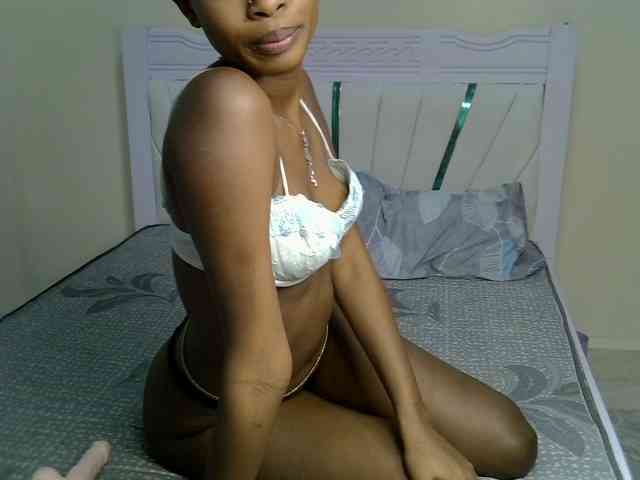 PetiteNoir webcam