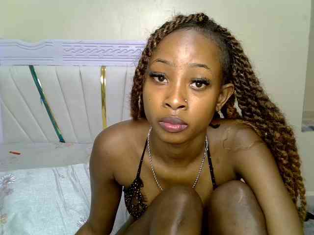 PetiteNoir webcam