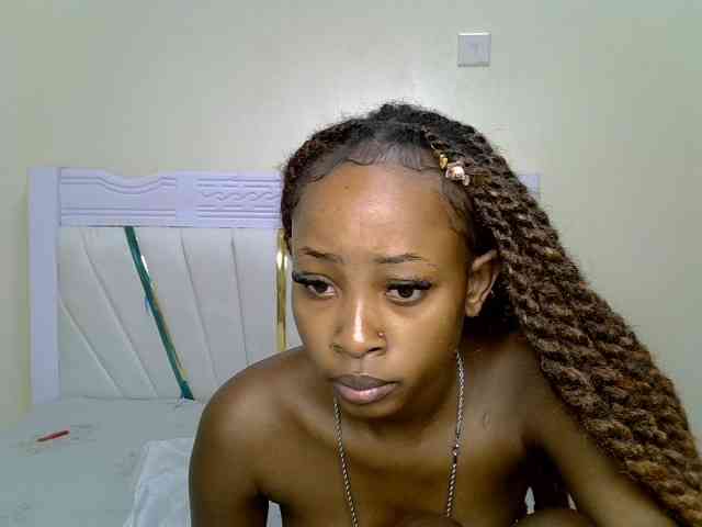 PetiteNoir webcam