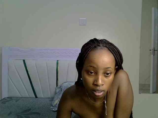 PetiteNoir webcam