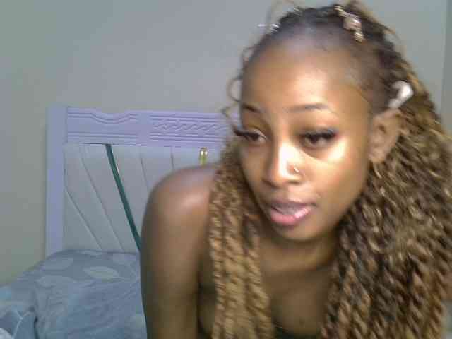 PetiteNoir webcam